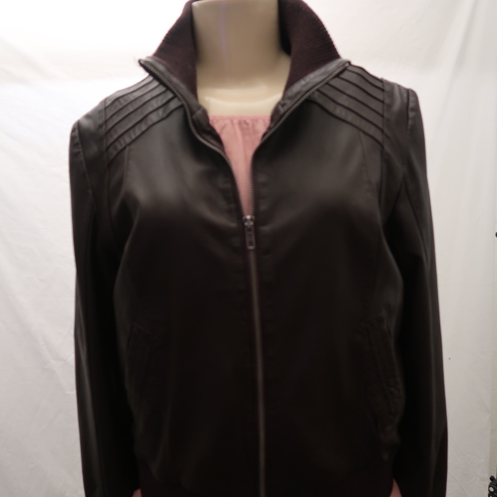 BLACK RIVET - Picture 2 of 5